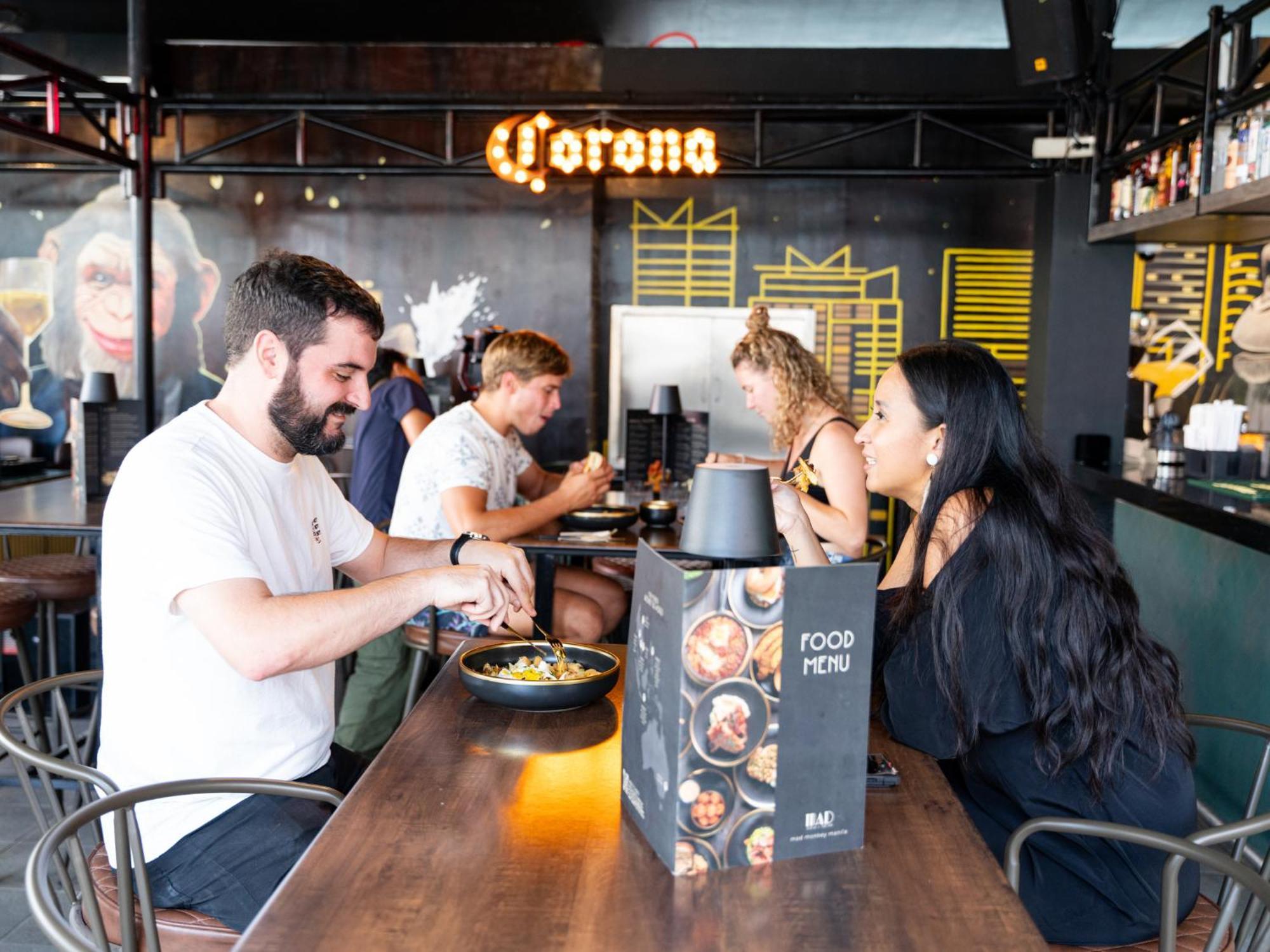 بيت شباب Mad Monkey Manila ماكاتي المظهر الخارجي الصورة